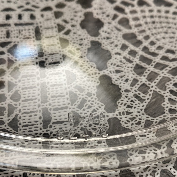 Vintage Early Clear Pyrex Dish Clear Casserole with Lid 4 Cup - Picture 9 of 16